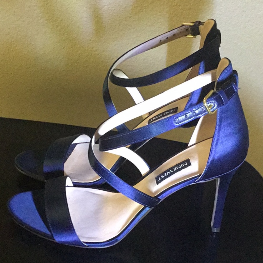 NINE WEST, Sandals (10 1/2) US. Sizes, blue ❤️